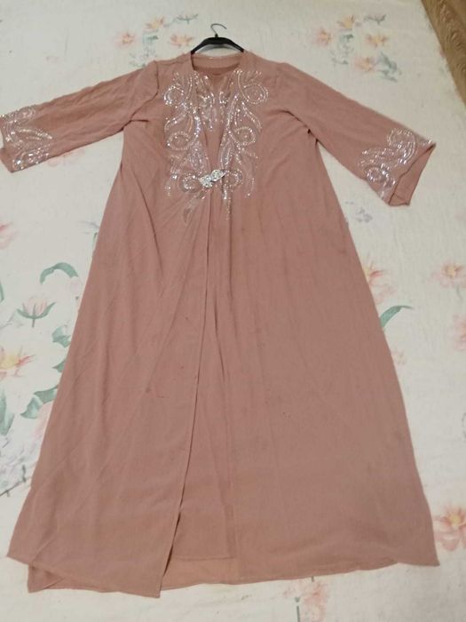 Продам платье в хорошем состоянии