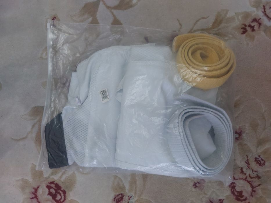 Продам кимоно для таэквондо