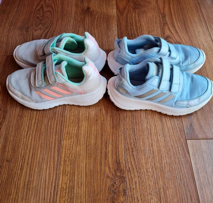 Adidasi marime 31 pt fete doua perechi 19 cm