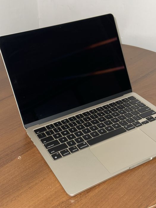 MacBook Air M3 2024 8/256 — 100% батарея, идеал