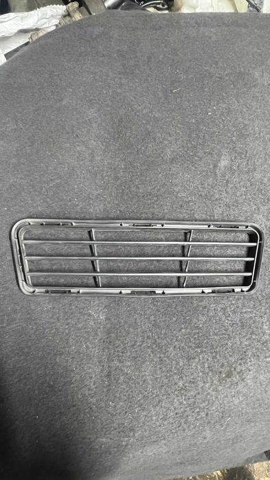 Нижняя решетка бампера Камри 50 американец SE
