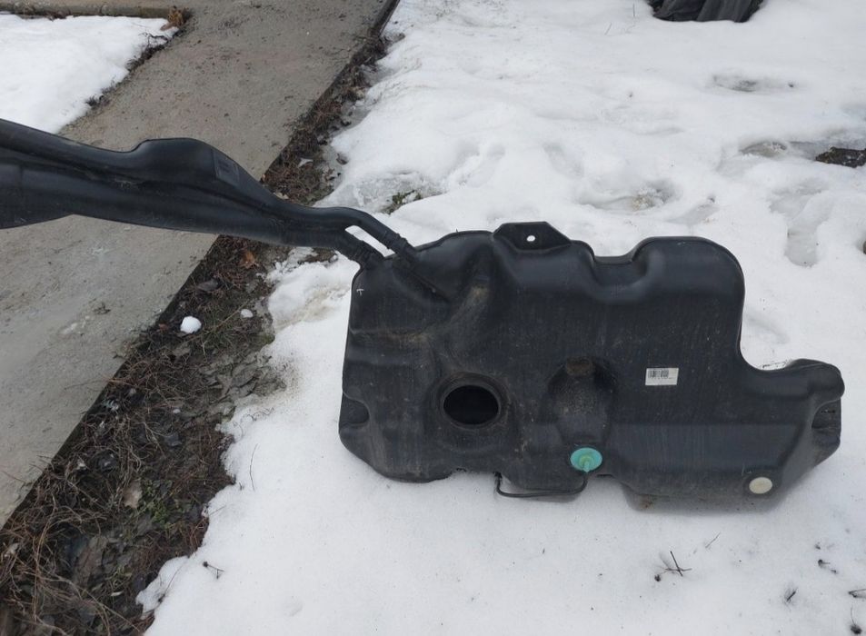 Бензобак на Renault Duster