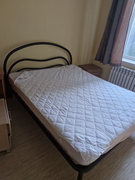 Кровать с матрасом