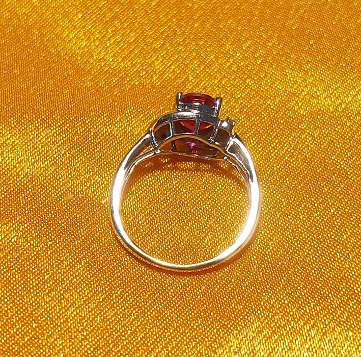 Кольцо из белого золота