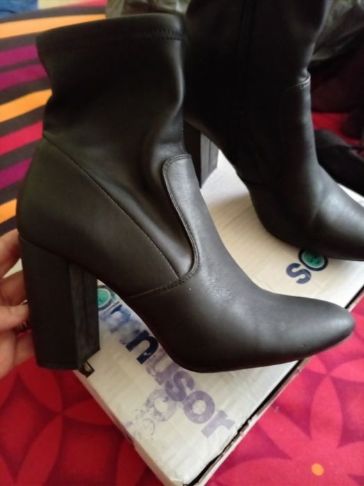 Botine mărimea 39