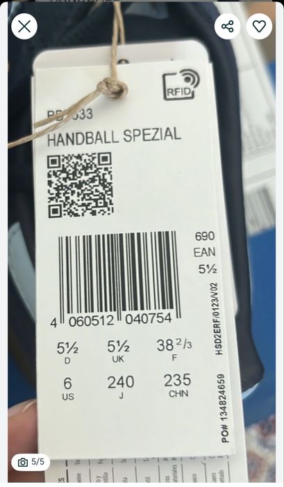 продам кроссовки Adidas