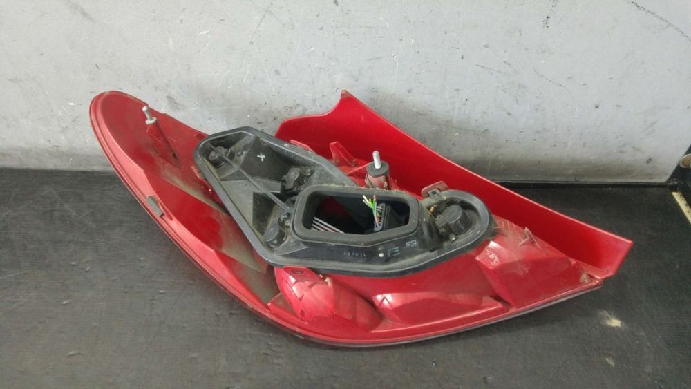 Stop tripla lampa dreapta peugeot 207 hatchback wa wc 9649986580