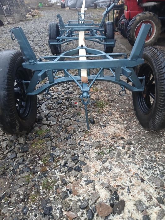 Vând căruță de 2 cai