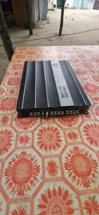 Vand amplificator auto