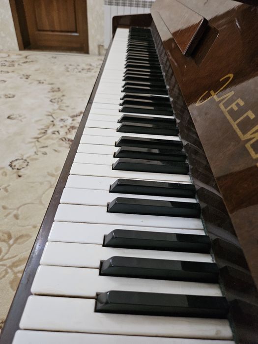 Пианино Элегия .