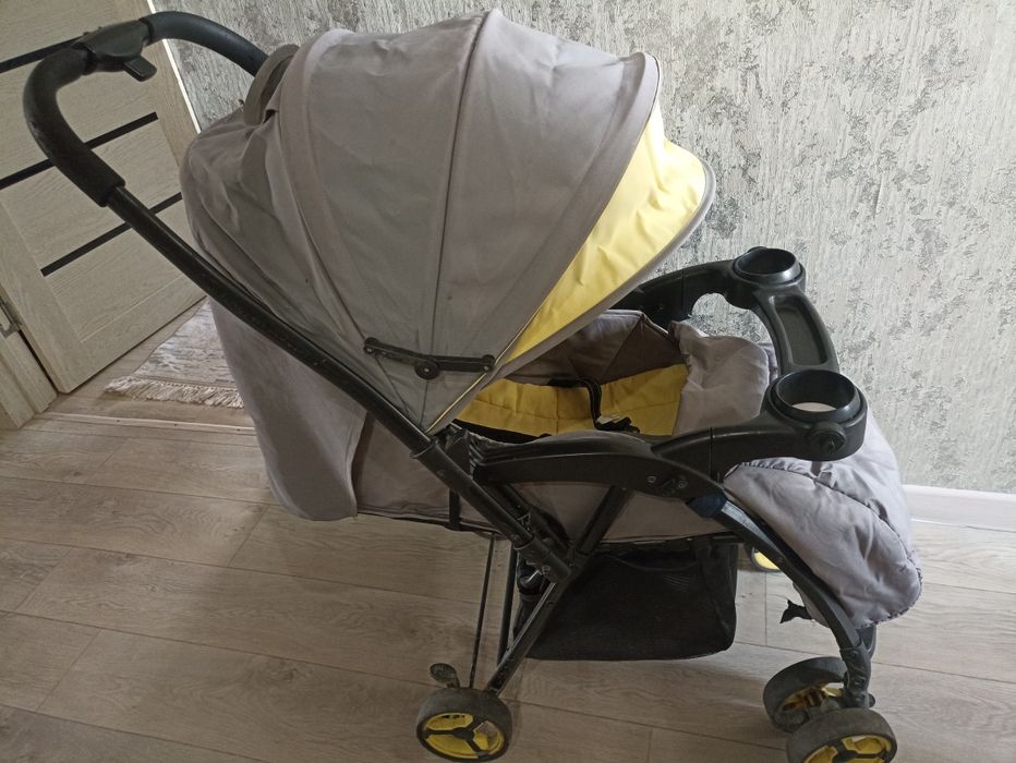 Продам коляску Tomix