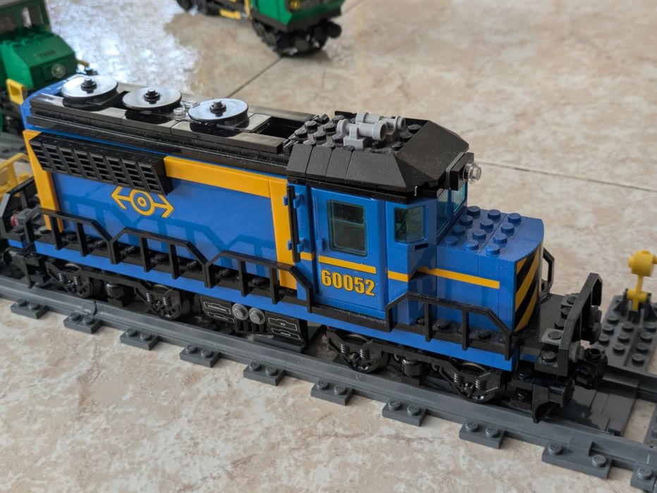 LEGO два влака 60052 и 7898 от power up