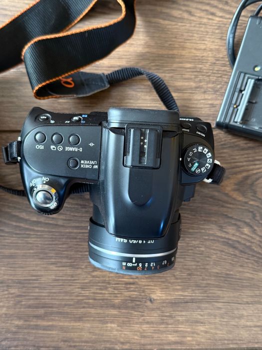 Sony Alpha A450 (DSLR) + обективи и чанта