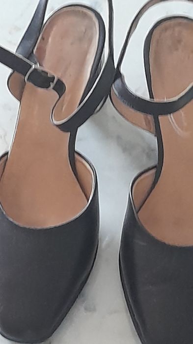 Vind pantofi pantof sandala.