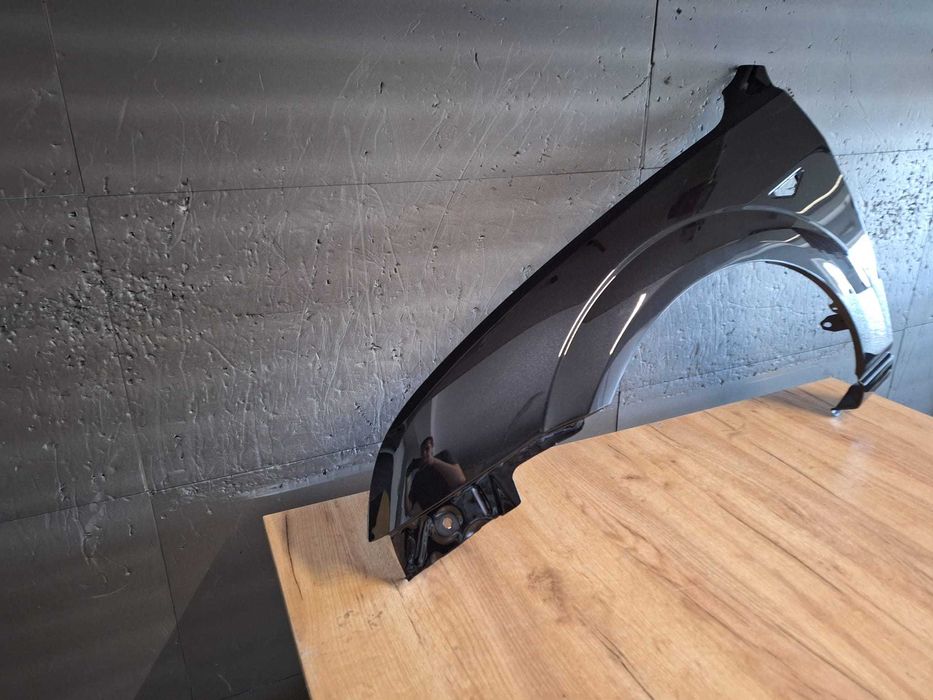 Aripa Fata Stanga Ford Mondeo 2000-2007 (Black Panther (Negru))