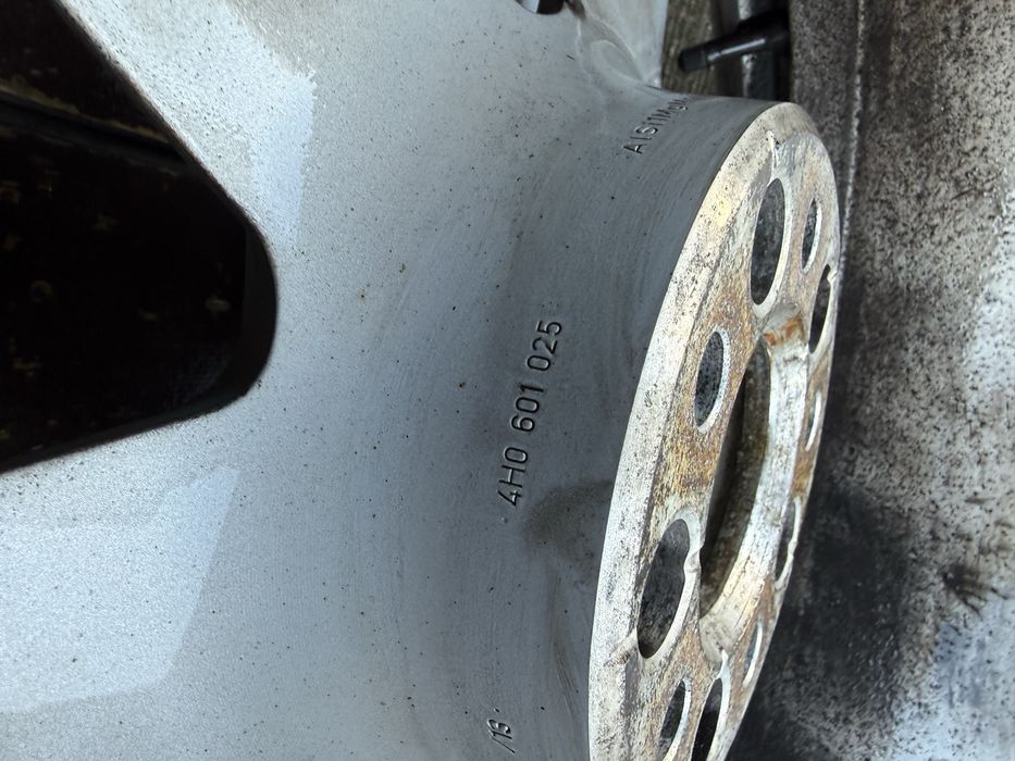 Vand roti 17 “x 8J.  Audi A6 4G