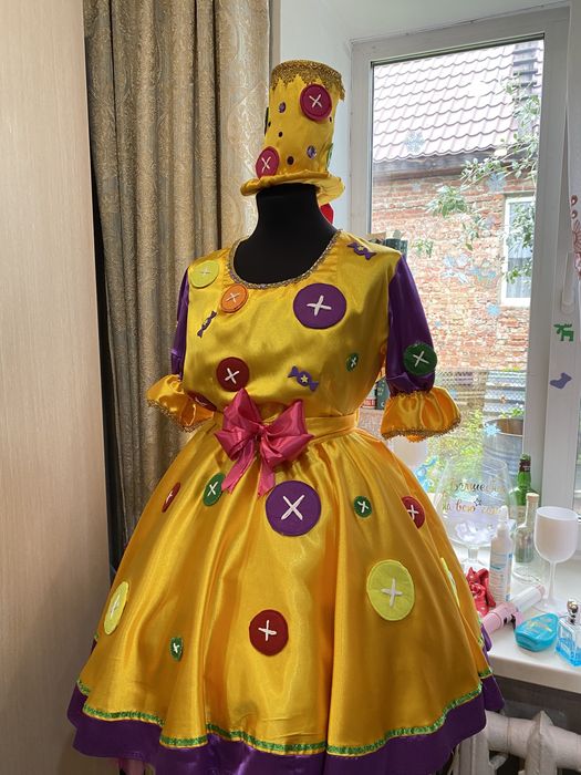 Продам костюм клоунессы