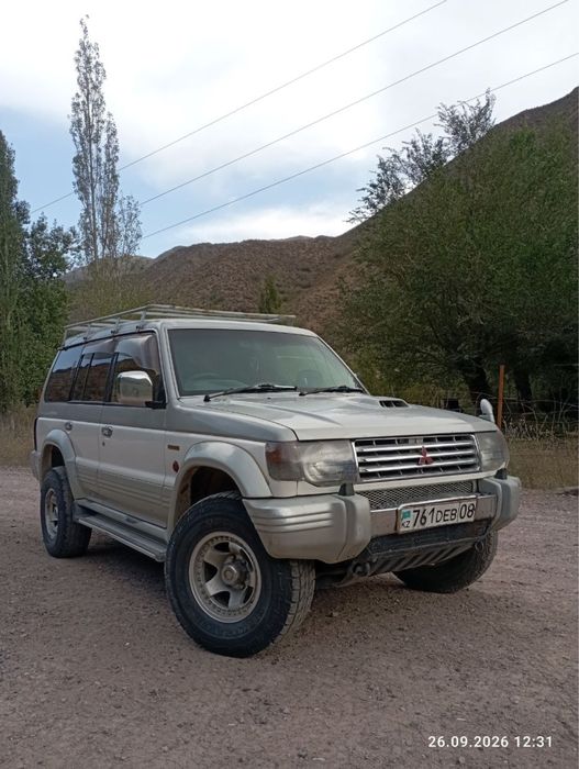 Mitsubishi Pajero 2