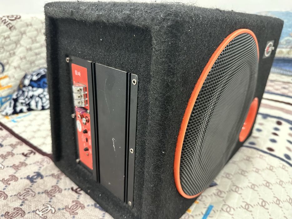 Продам Саббуфер, почти новый.