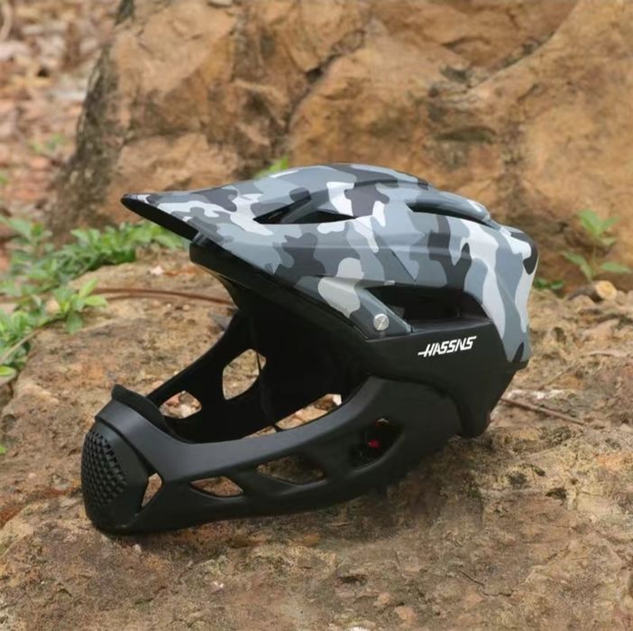 Шлем со съемным подбородком HASSNS