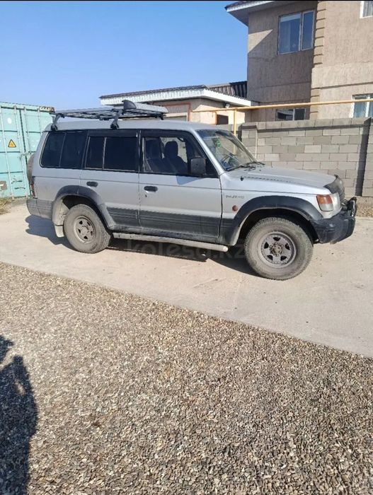 Продам бензиновый Паджеро 2