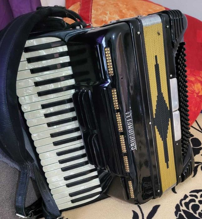 Urgent | Acordeon Crucianelli 120 bași | 9kg | fabricat pentru SUA