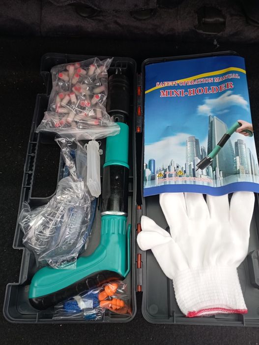 Trusă pistol cu cuie