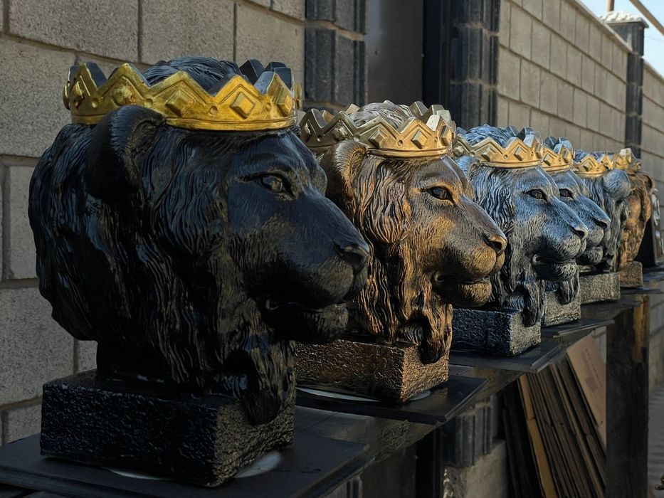 Лев с короной копилки
