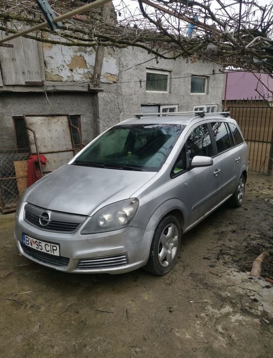 Vând Opel Zafira B
