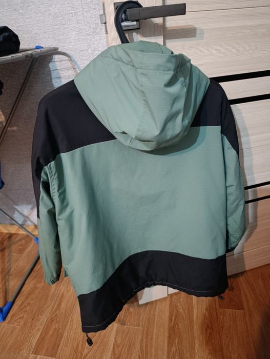 Продаю подростковую куртку.