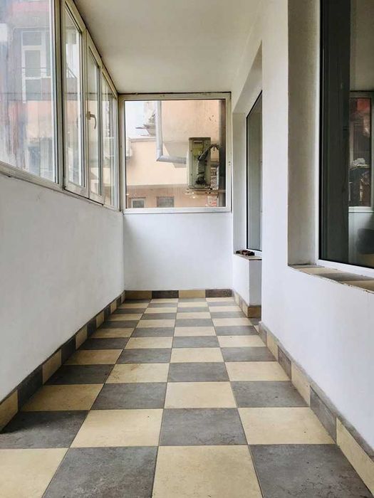 Дава се под наем Тристаен апартамент в Бургас, Възраждане - 105 кв.м за 225 € - Снимка #8