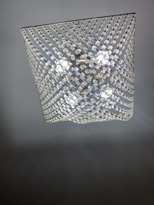 Продается люстра