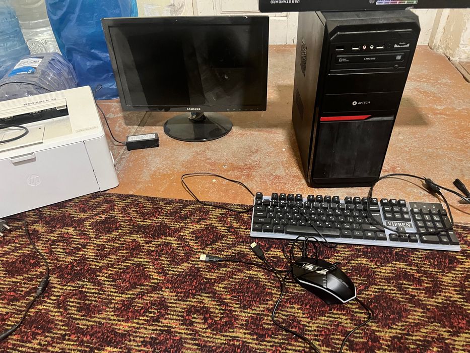 Kampyuter ishlab turgan,hammasi qoʻshib beriladi manitor sal eskiroq