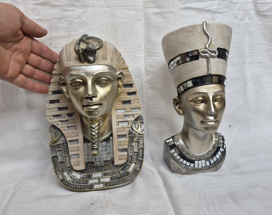 Figurine egiptene bust Tutankhamun si bust Nefertiti din rășină acrilică, Colecția Leonardo.