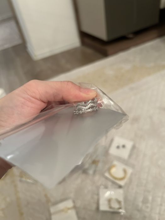 Продаются украшения