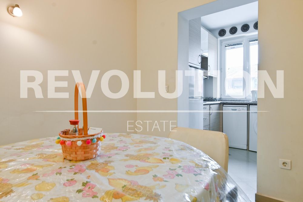 Дава се под наем Тристаен апартамент в София, Лозенец - 100 кв.м за 947.58 € - Снимка #7