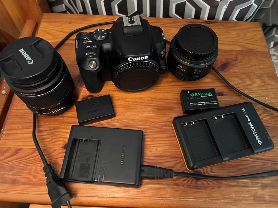Canon EOS 250D aproape nou + 18-55mm + 50mm f/1.8 STM – pachet complet
