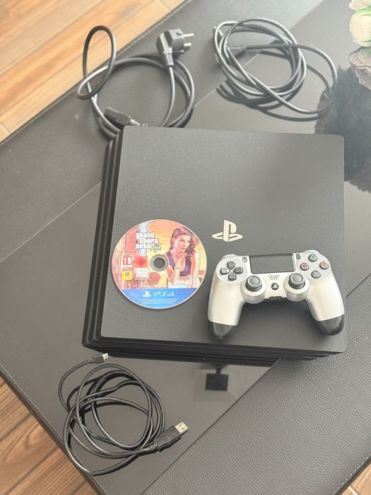 ps4 pro 1tb + gta 5