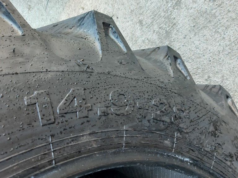 Anveope noi 14.9-28 Cauciucuri agricole de FIAT 445 garantie
