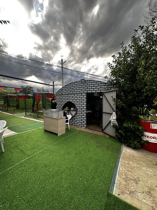 Летнее кафе в центральном парке……