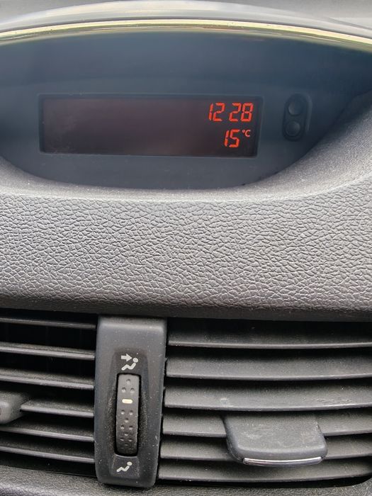 Renault symbol Thalia 2011 in stare foarte bună