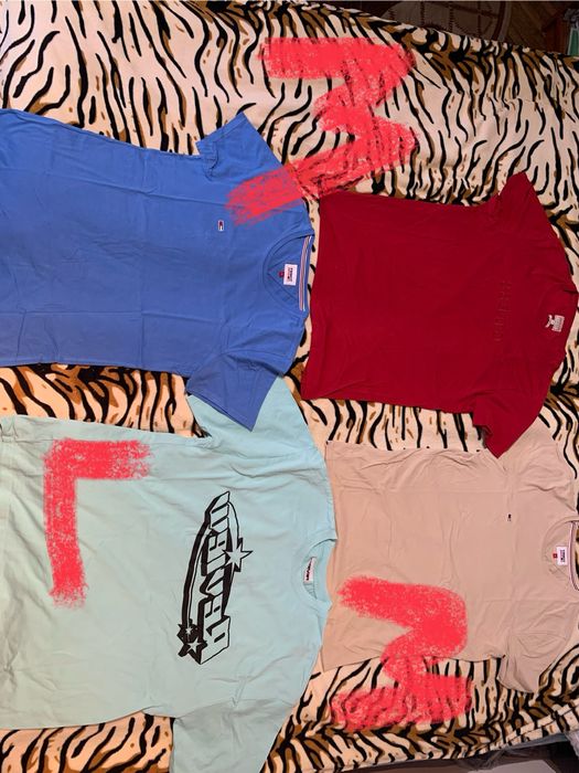 Haine de firma(blugi,hanorace si tricouri)