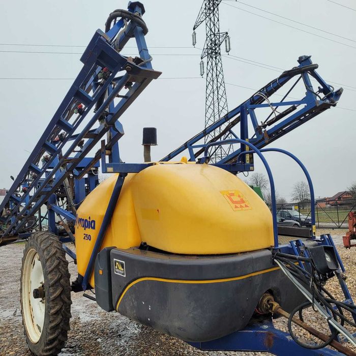 Instalatie erbicidat Caruelle OLYMPIA 250s, an 2003, l= 24 m / 2.500 l