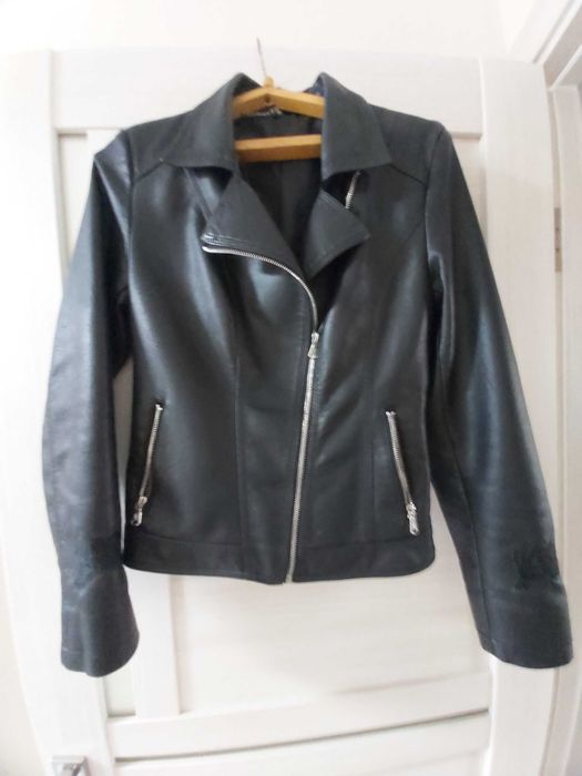 Продам кожаную куртку