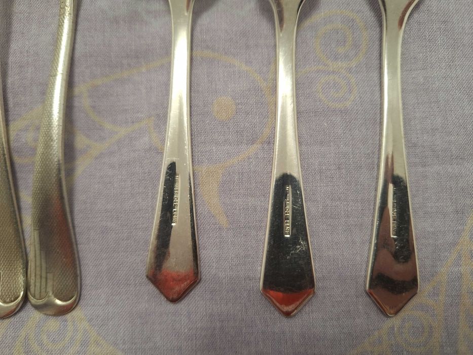 Tacâmuri argint pt colecționari extrem de vechi. Made in England.