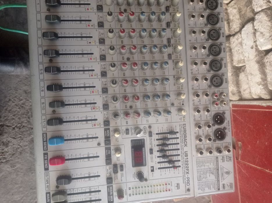 Pult behinjer profisanal arzonnnn  ishlashi zurrrrrrrrrrrrr