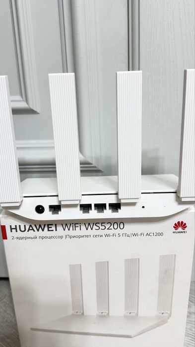 Продам роутер Huawei