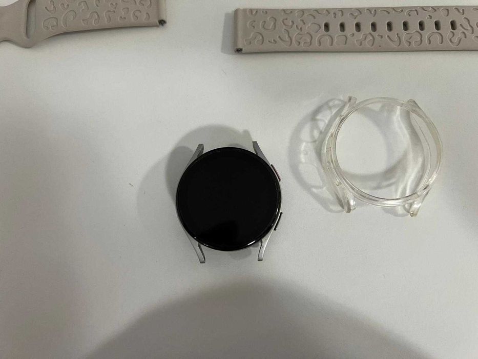 Vand ceas smartwatch Samsung Watch 5 40MM argintiu silver