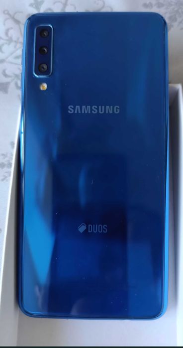 Samsung Galaxy A7 - 4GB RAM / 64GB - Отлично състояние