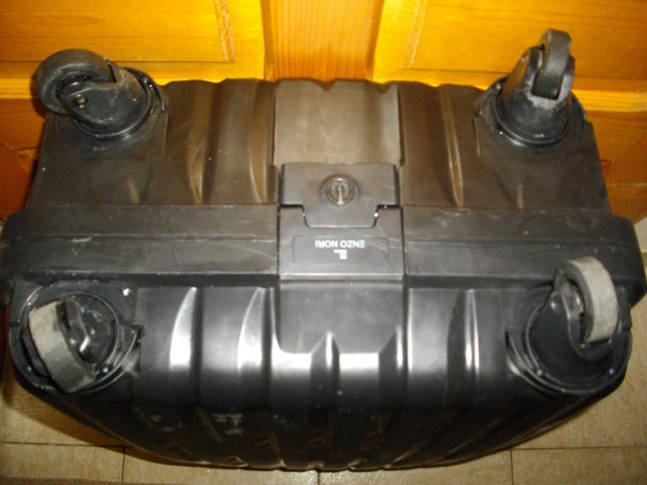 Голям,среден и малък куфар,пластмаса и текстил